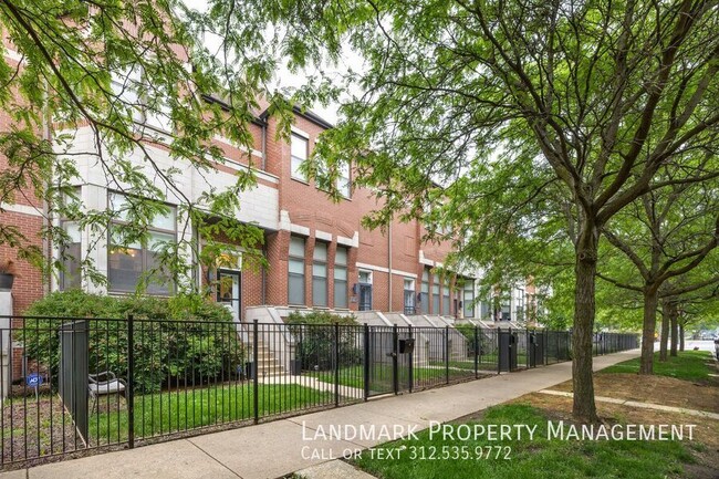 Building Photo - 838 E 45th St