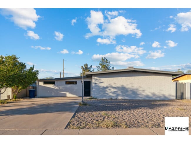 Building Photo - Discover your Dream Home in this Fully-fur...