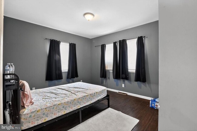 Building Photo - 2041 W Main St