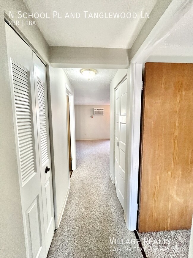 Building Photo - 343 N School Pl