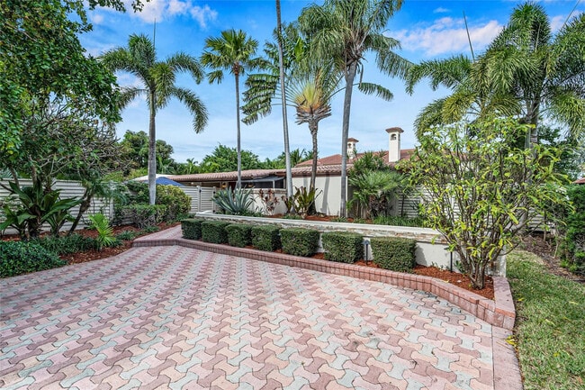 Building Photo - 2757 NE 20th St