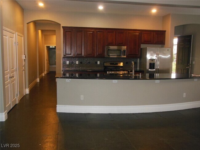 Building Photo - 10390 Blue Ginger Dr
