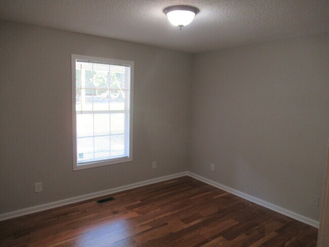 Building Photo - Renovated 2-Bedroom Duplex for Rent Just North of Lincolnton!