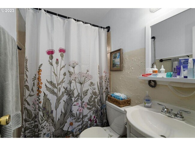 Building Photo - 3Bd/1Ba Mid Century Home In Canby~ A/C, 2 Additional Storage, and Spacious Yard!!!