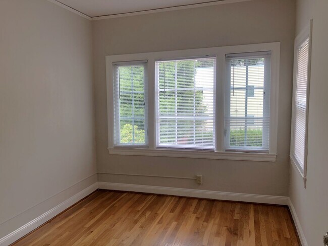 Building Photo - COMING SOON-large bedroom and is located near the north side of UCB