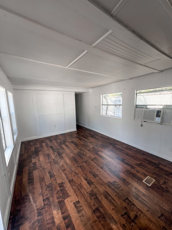 Building Photo - 117 Beach Dr