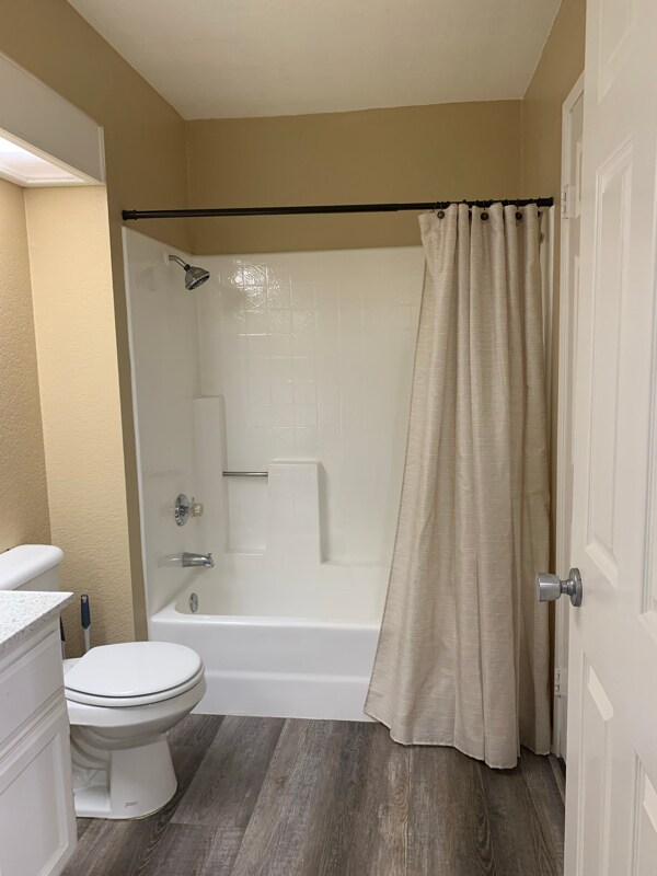 Building Photo - 1365 Crafton Ave