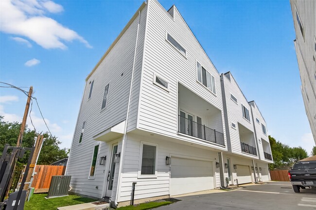 Building Photo - 4806 Gano St
