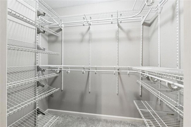 Building Photo - 1433 Poinsettia Dr