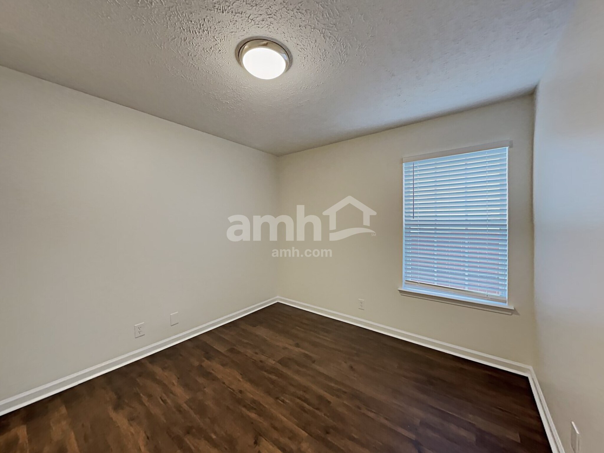 Building Photo - 1911 Odessa Ave