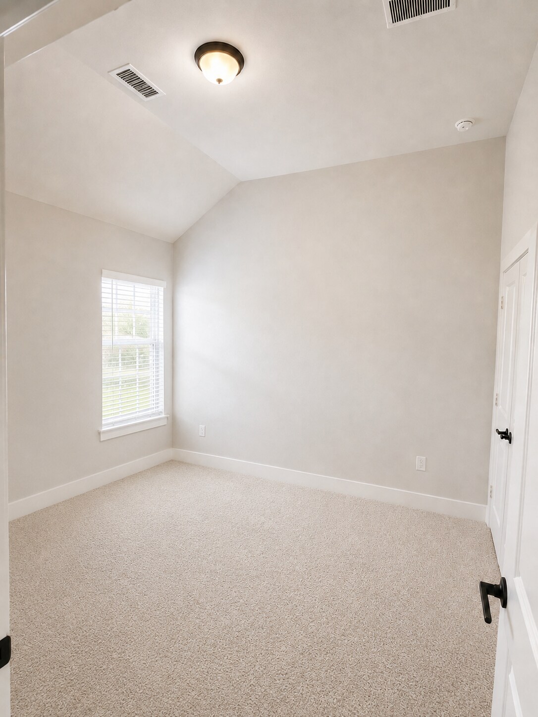 Building Photo - 5936 Mustang Creek Ln