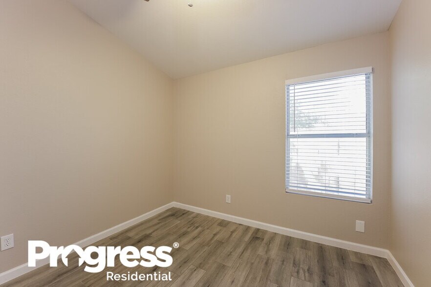 Building Photo - 9626 W Clara Ln