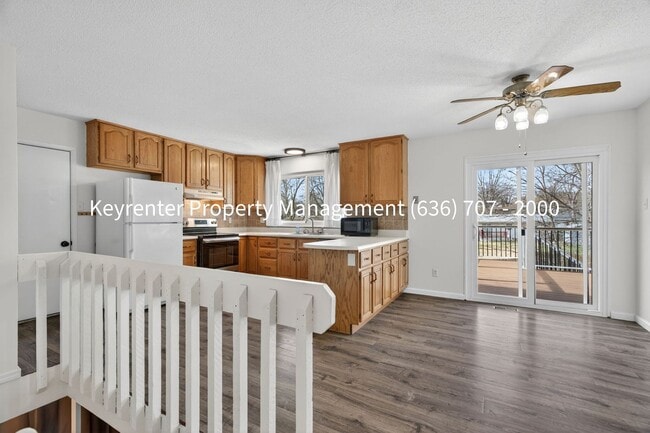 Building Photo - Spacious 3BR Home with Finished Basement in St. Charles