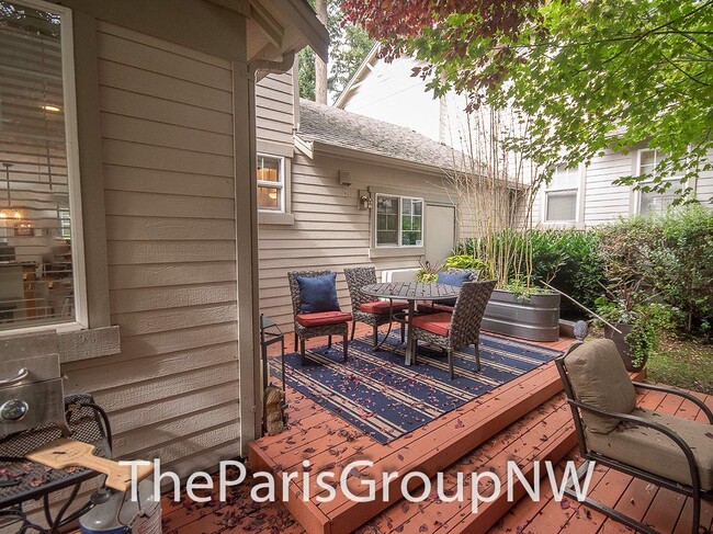 Building Photo - Exceptional Kirkland TH – Gorgeous Upgrade...