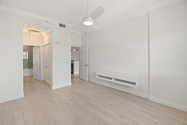Building Photo - 233 S Federal Hwy