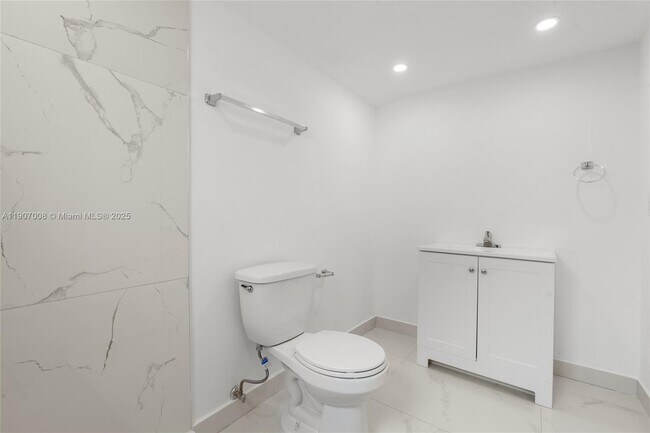 Building Photo - 2385 SW 17th St