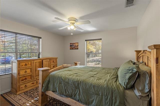 Building Photo - 1522 Oakwood Dr