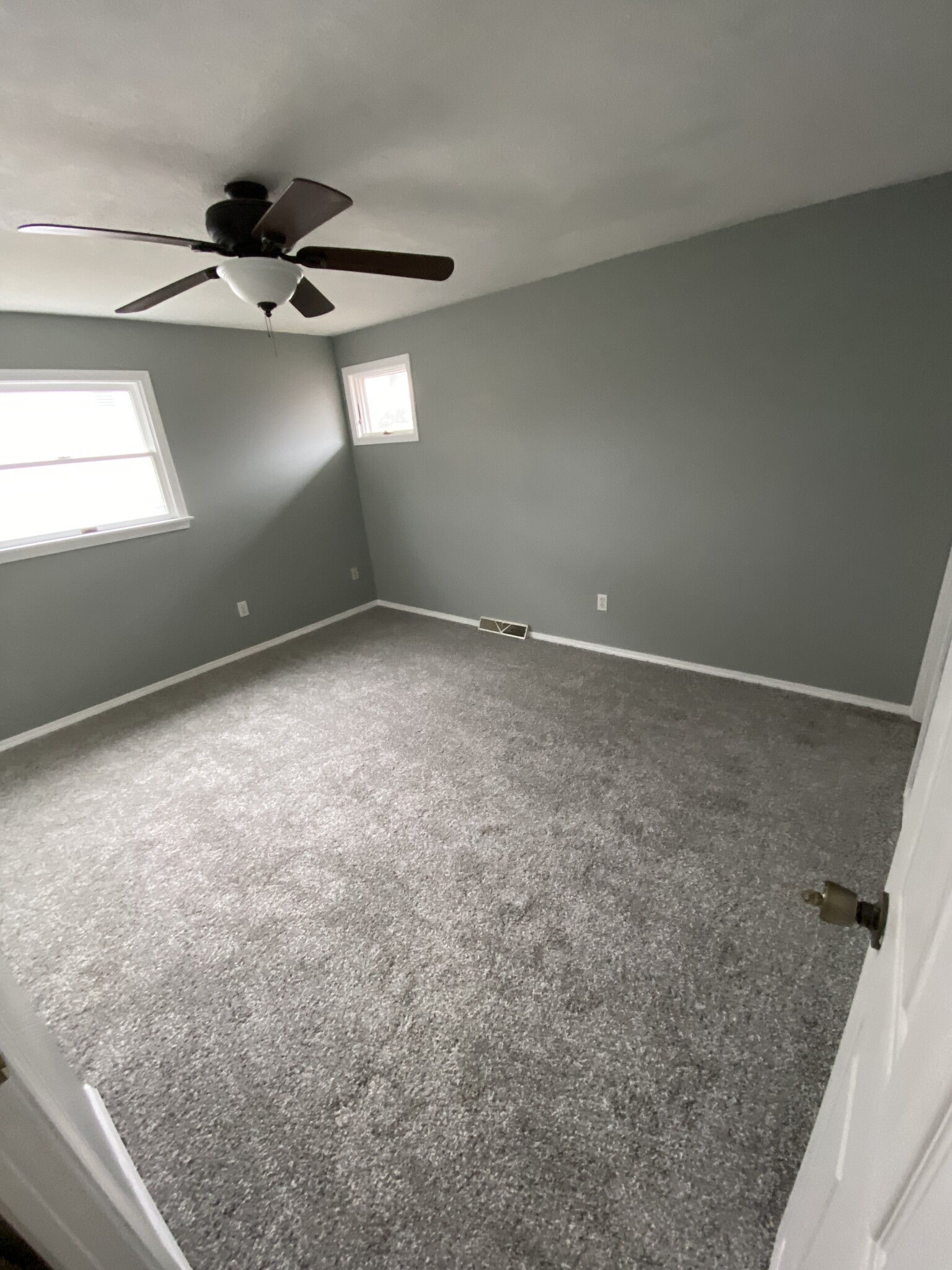 ROOM 3 MASTER BEDROOM WITH CLOSET - 749 Howell St