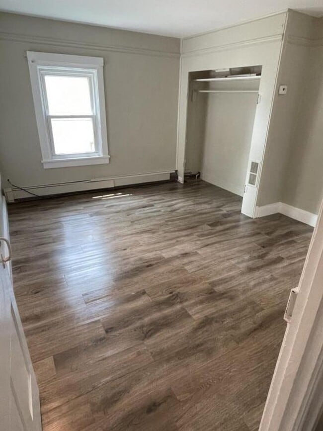 Building Photo - 3 Bedroom 1 Bath in Carlisle, PA!