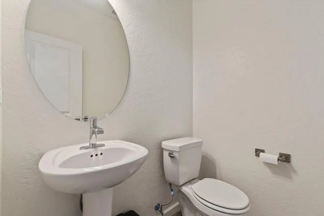 Building Photo - 736 N Bliss Ln