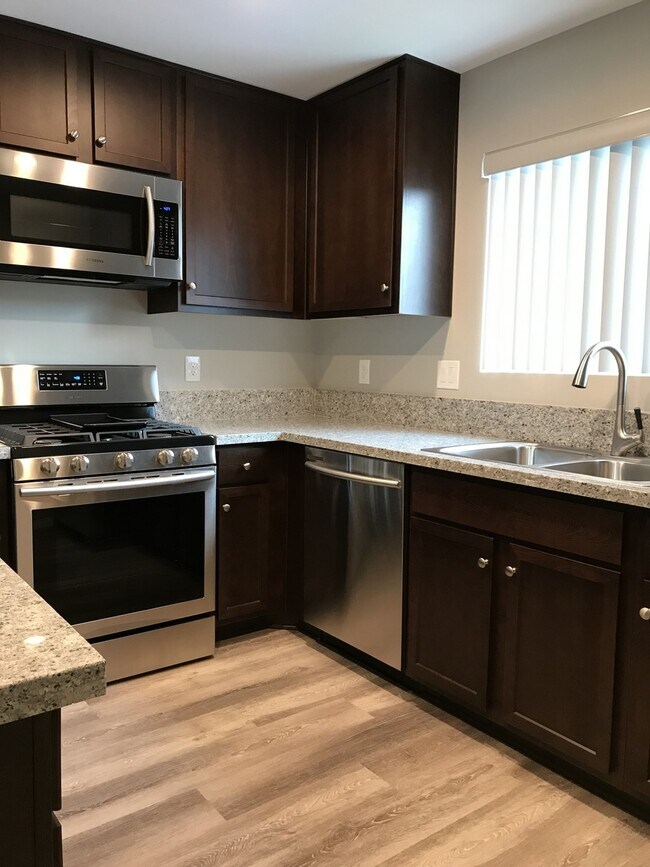 Building Photo - 640 Florida St