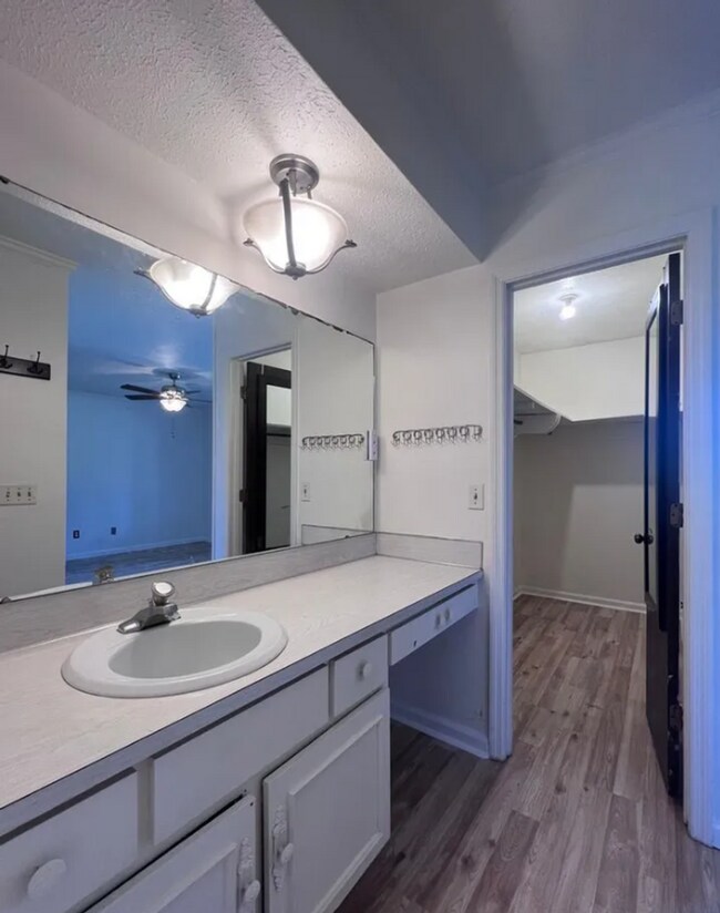 Building Photo - 4 Bedroom, 2 Bath Opelika Rental