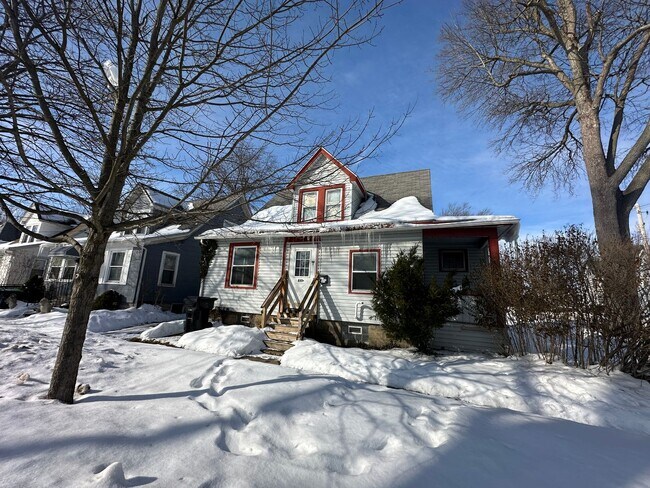 Building Photo - 260 Morgan St