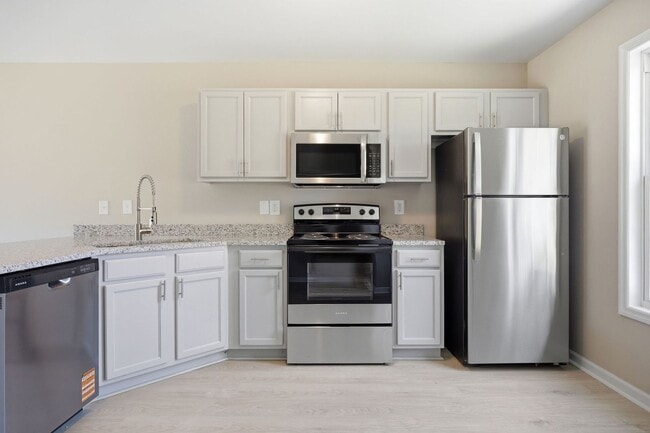 Building Photo - Renovated Apartment for rent