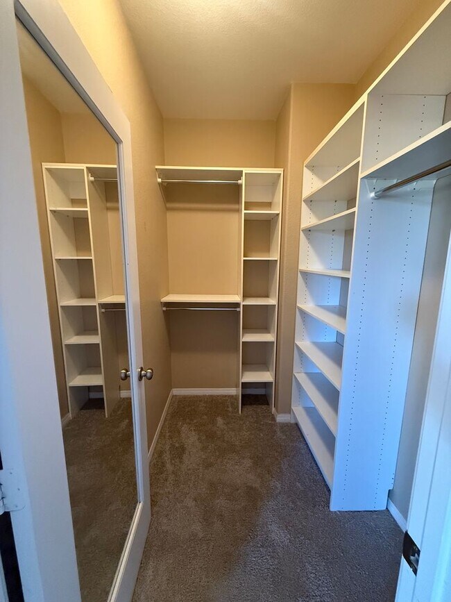 Building Photo - 5 Bedrooms 3 Baths! Resort Living at The Lakes Community in Menifee!