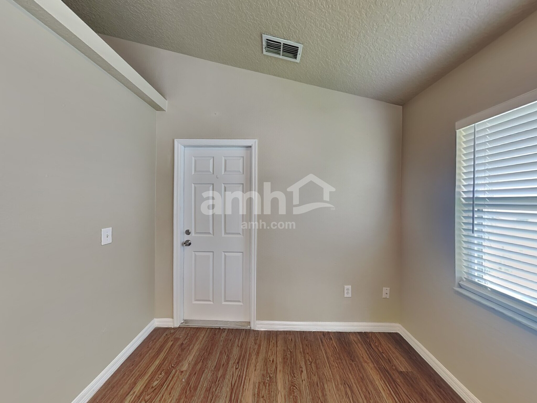 Building Photo - 2645 Willow Glen Cir