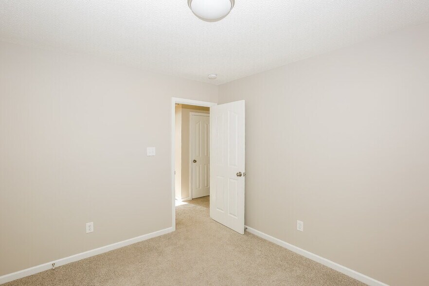 Building Photo - 4006 Salmon River Dr