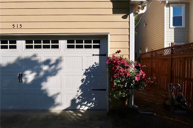 Building Photo - 515 Village Arbor Park NW