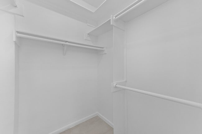 Building Photo - 17402 Wilton Park Ct