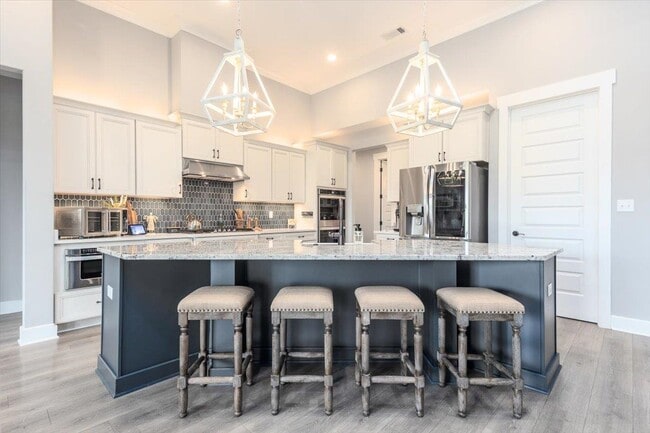 Building Photo - 12692 Sacred Oak Cv