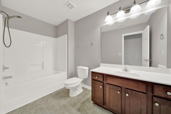 Building Photo - Stunning 6 Bed 3.5 Bath Home in Davidson!