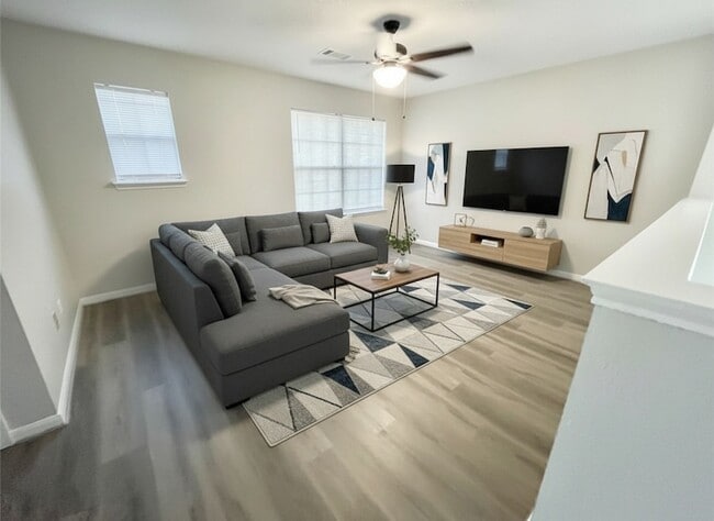 Building Photo - 15406 Bay Lodge Ln