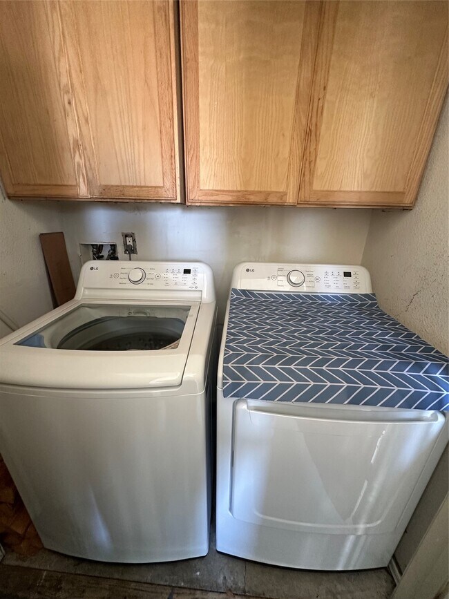 Building Photo - 250 El Dorado Blvd