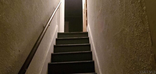 Building Photo - 195 D St