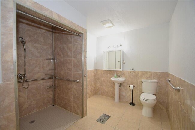 Building Photo - 196 Western Heights Cir