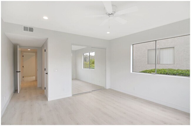 Building Photo - GORGEOUS VIEW CONDO ON THE GOLF COURSE!!!