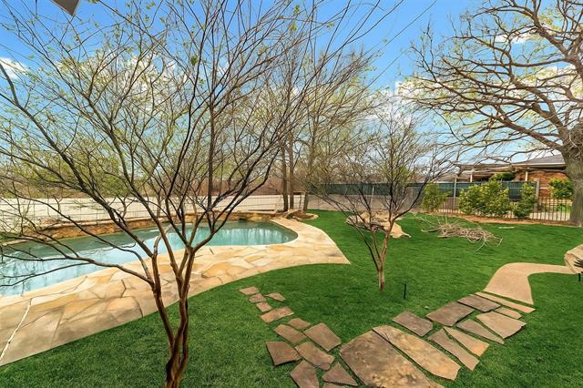 Building Photo - 26 Bounty Rd E