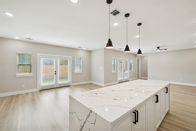 Building Photo - 2610 Martinas Ct