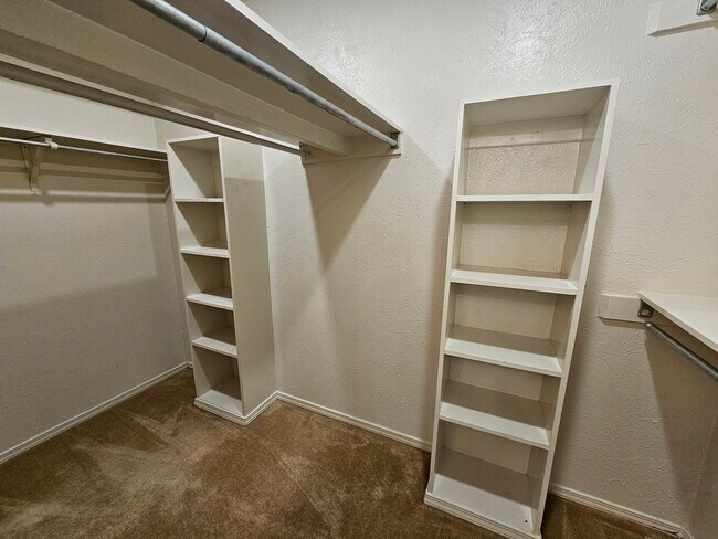 Building Photo - AVAILABLE NOW!