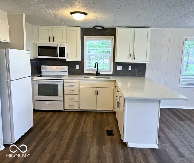 Building Photo - 6640 N 225 W