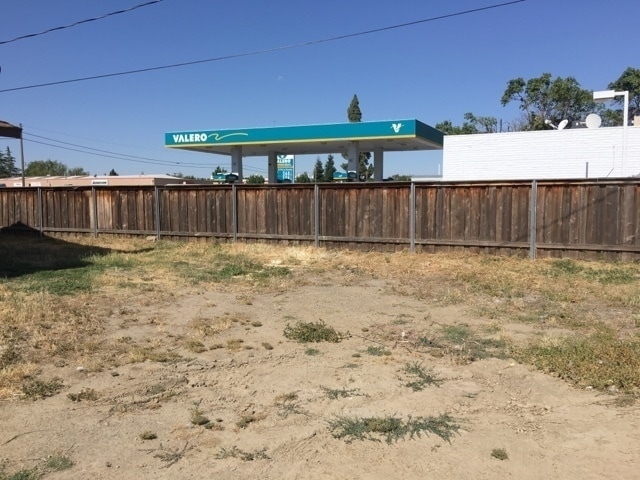 Building Photo - VOGT-120 West Pacheco