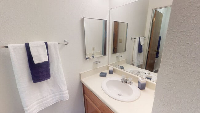 Building Photo - 1202 Dakota Dr