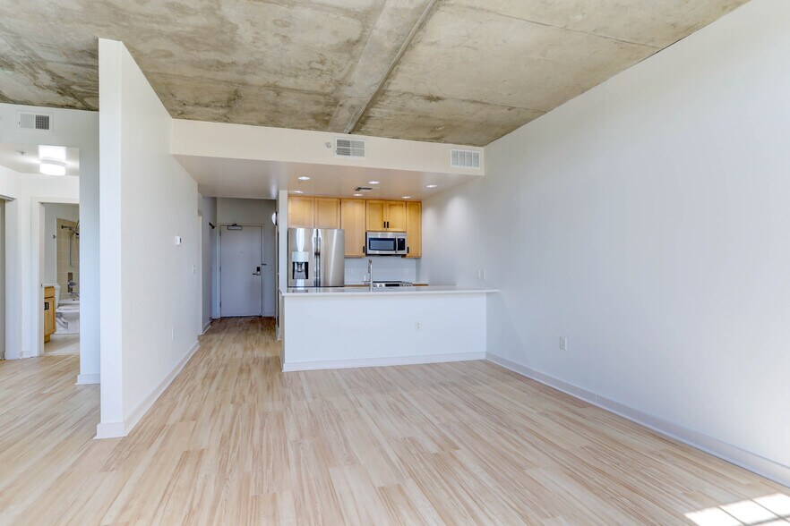 Building Photo - 275 S Harrison St