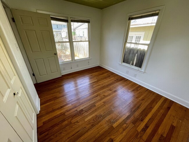 Building Photo - Austin Back House