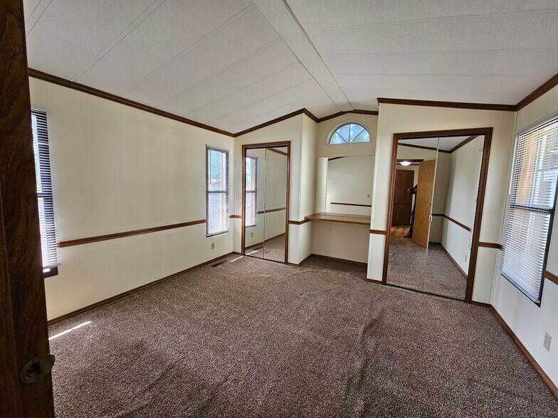 Building Photo - 3 Singleton Dr