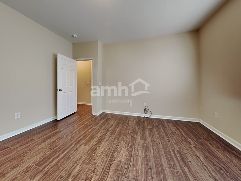 Building Photo - 6 Hurshfield Ct